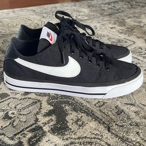 Womens Nike canvas legacy shoes